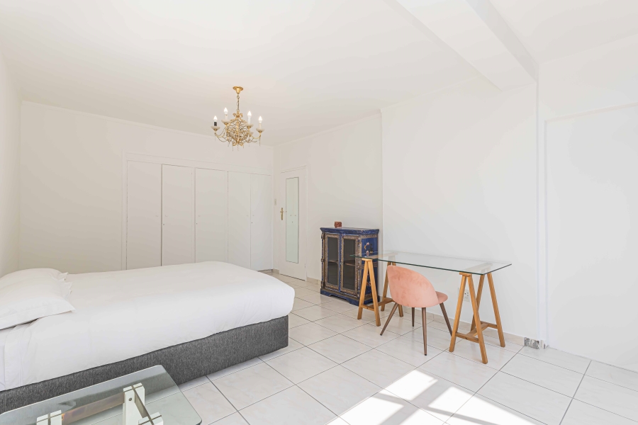 3 Bedroom Property for Sale in Sea Point Western Cape